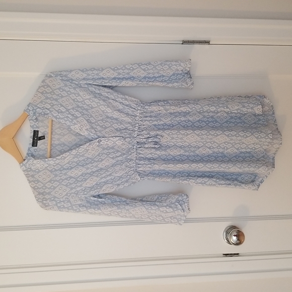 ⭐ 2/$10 Blue Patterned Dress - Picture 2 of 5